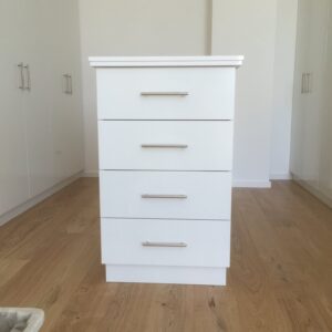 Zustellschrank aus Holz