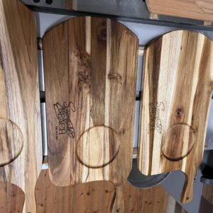 Lasergravur auf Holzbrettern / Gastronomie